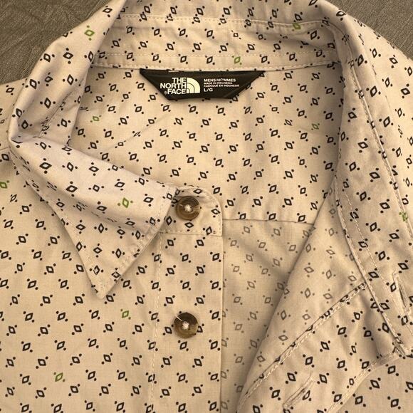North Face Shirt Mens Large White Short Sleeve Diamond Geometric Design Casual - Picture 4 of 10